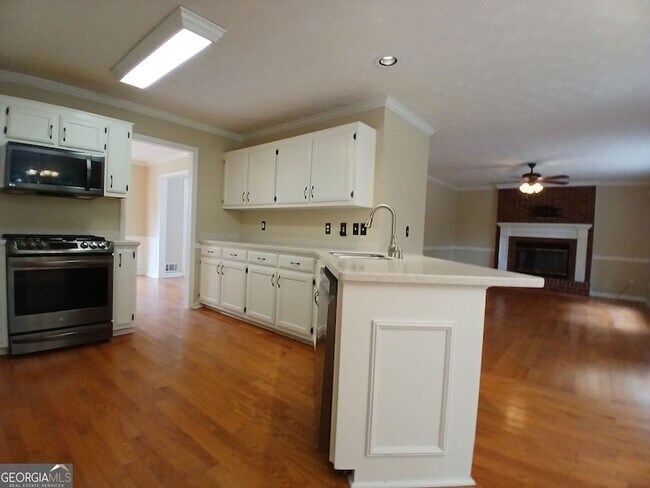 Building Photo - 4761 Habersham Way SE