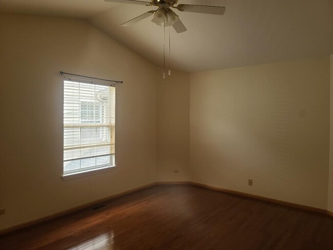 Building Photo - 1369 Orleans Dr