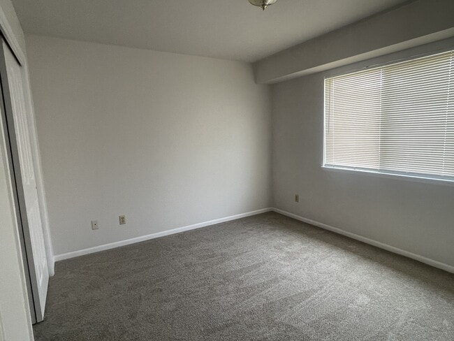 Building Photo - 1007 Cuerto Ln