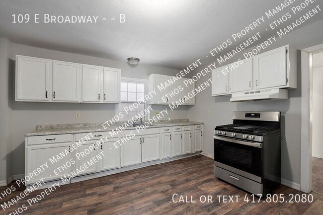 Building Photo - 109 E Broadway