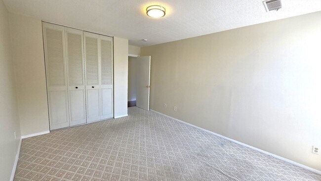 Building Photo - 48 Shrewsbury Green Dr