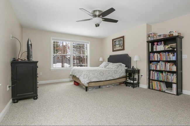 Building Photo - 9 Gulliver Ave