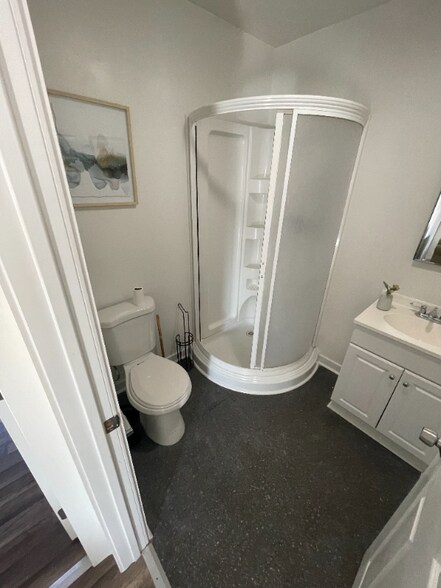 Building Photo - 2115 N Raymond Ave