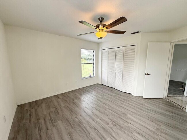 Building Photo - 2401 Rolling Broak Dr