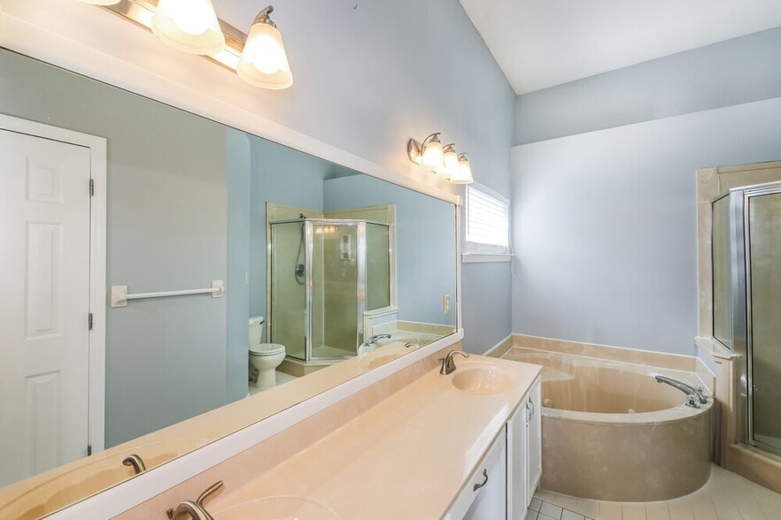 Building Photo - 11203 Cashmere Wood Dr