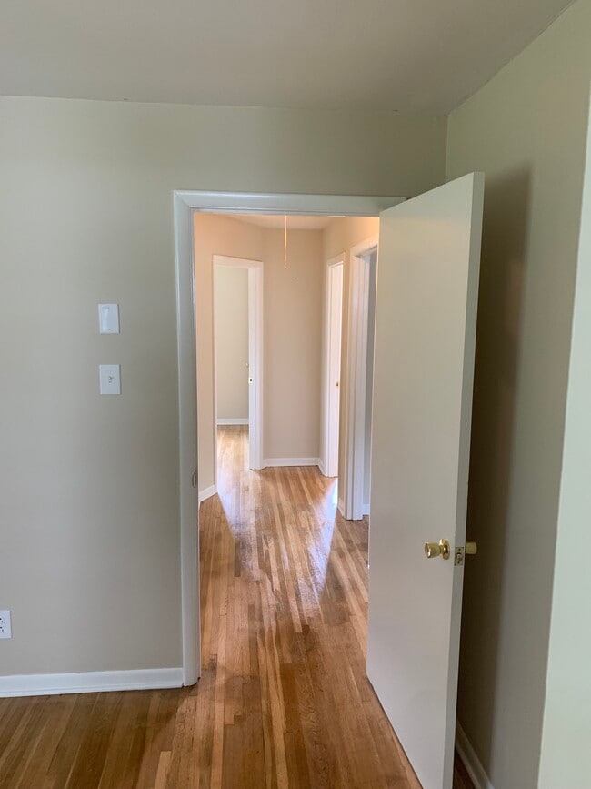 Building Photo - 577 Douglas Ave