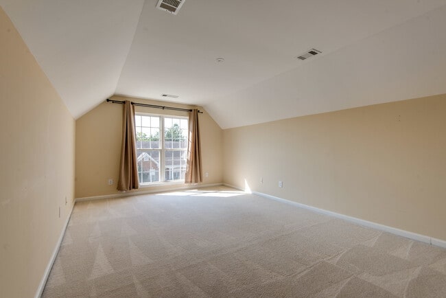 Building Photo - 3-Bed/3-Bath w/ Bonus Rm. in Brentwood!