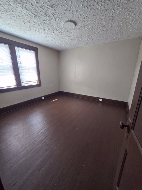 Building Photo - 839 Priestley Ave