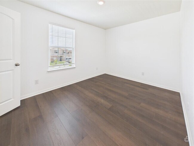 Building Photo - 1687 Twin Estates Dr
