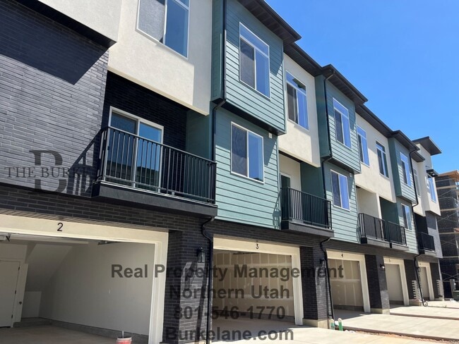 Building Photo - Brand New 3 Bedroom townhome