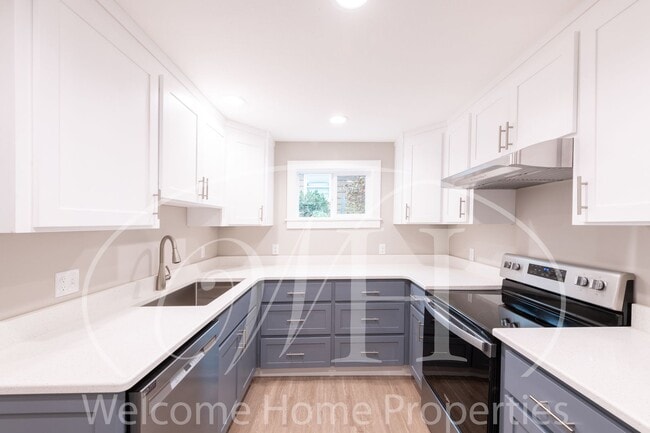 Building Photo - Newly Remodeled 1 bedroom Cottage with Bon...