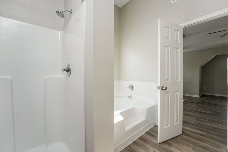 Building Photo - 7211 Mill Arbor