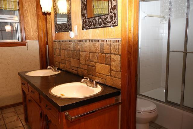 Building Photo - 411 Lloyds Ln