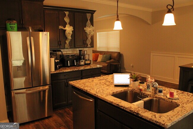 Building Photo - 111 Sourwood Ln