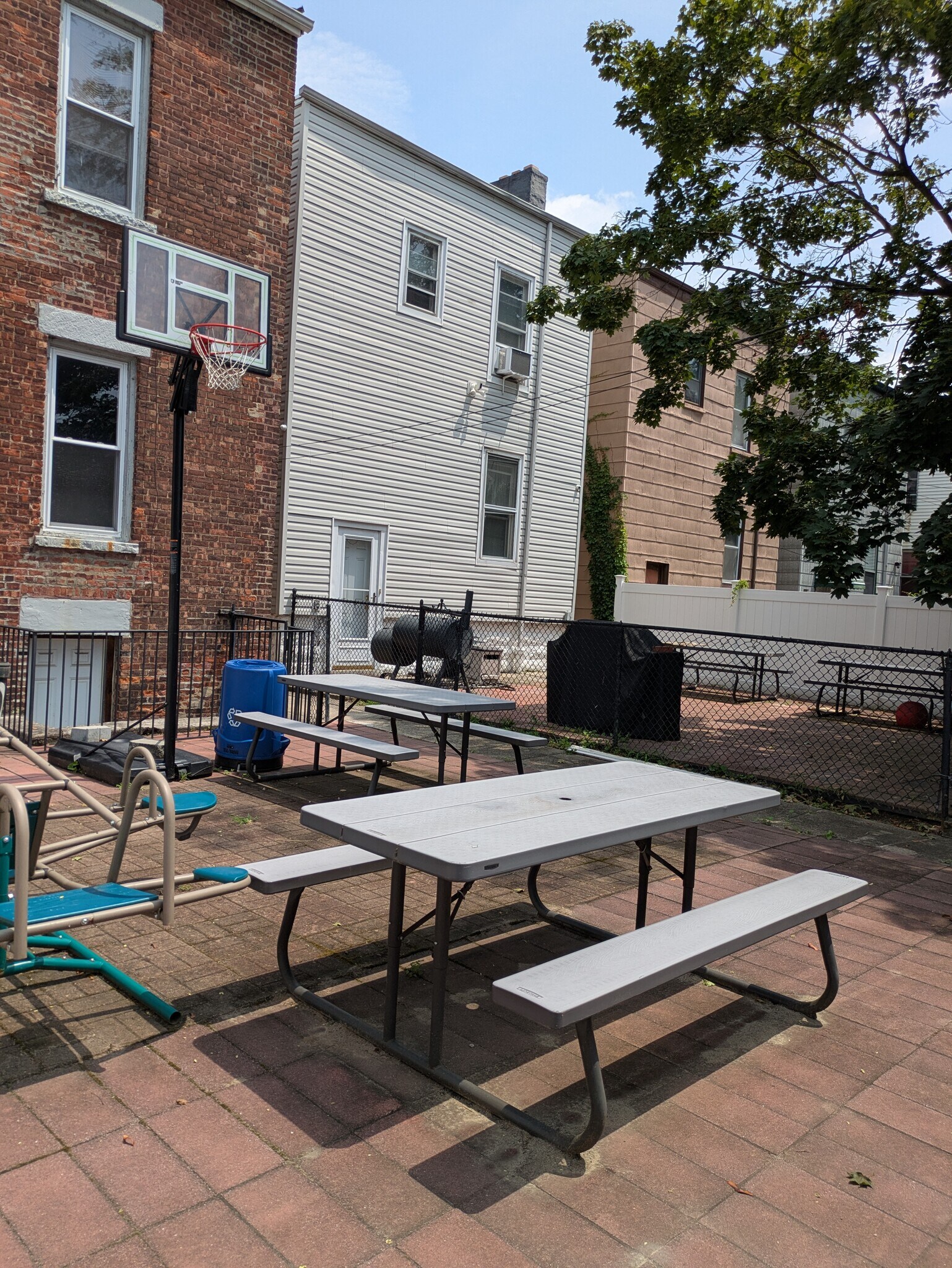 Backyard! - 231 Bayview Ave