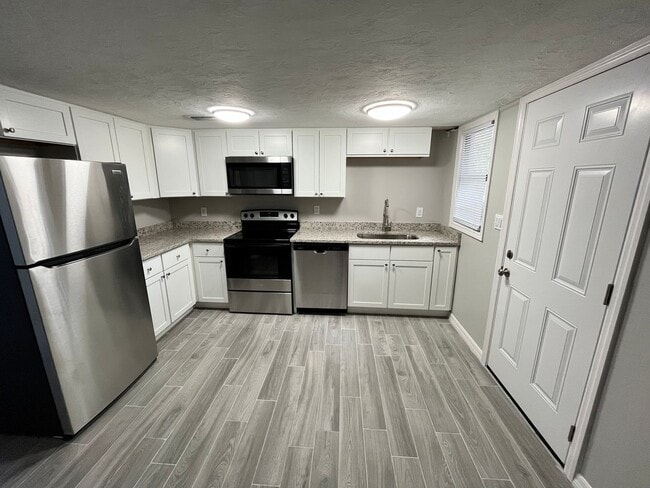 Building Photo - 817 Rosalia Dr