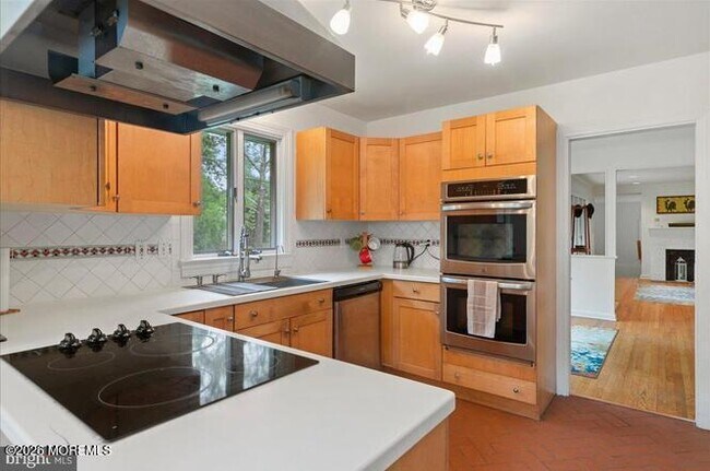 Building Photo - 59 Longview Dr