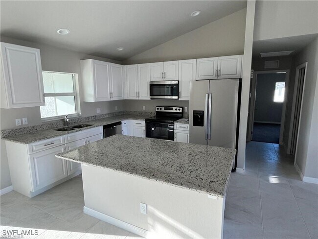 Building Photo - 4334 SW 9th Pl
