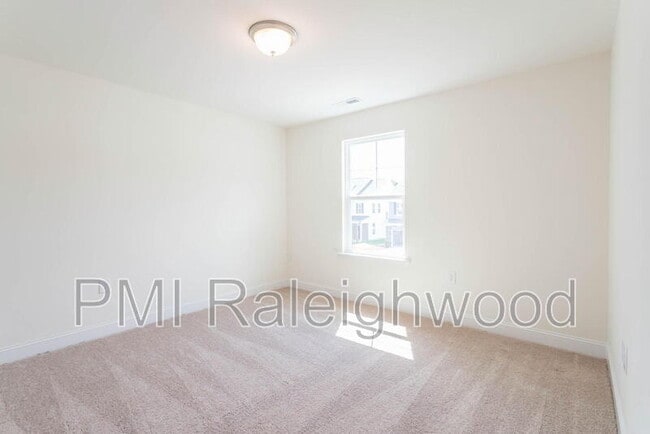 Building Photo - 2001 Seford Dr