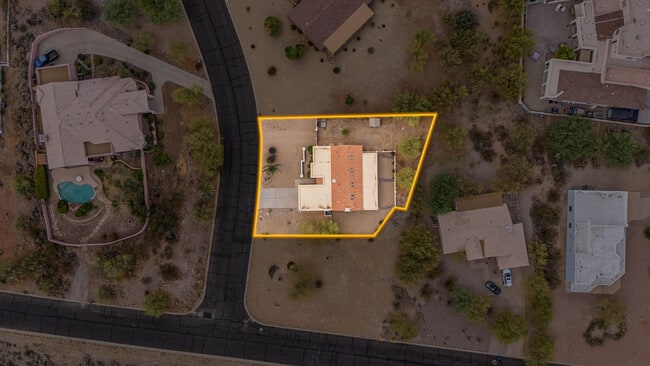 Building Photo - 17422 Flat Rock Dr