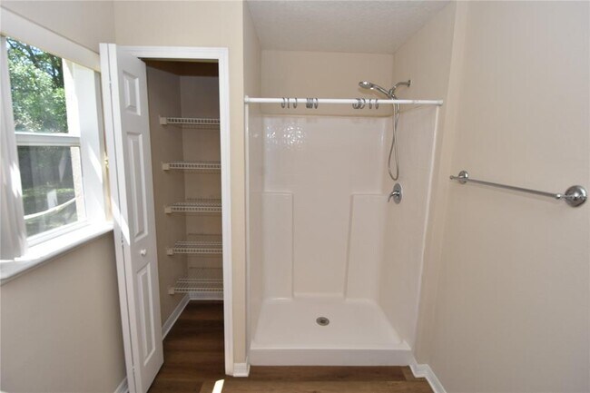 Building Photo - 37 Buttermill Dr