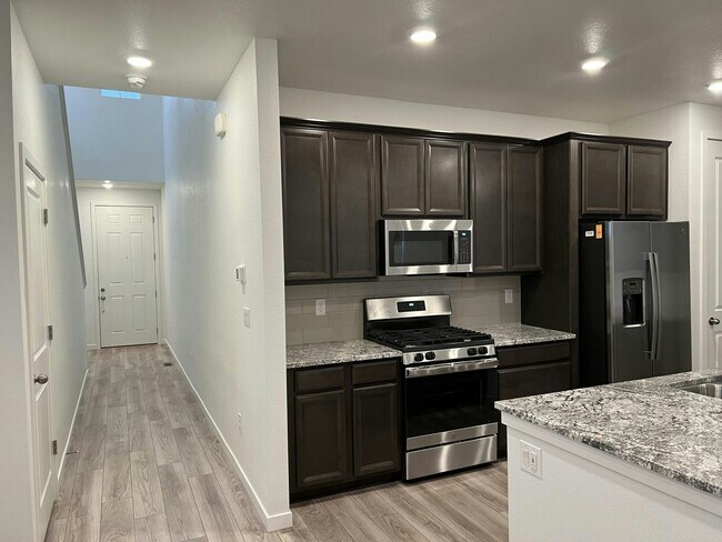 Building Photo - 17500 E 95th Pl