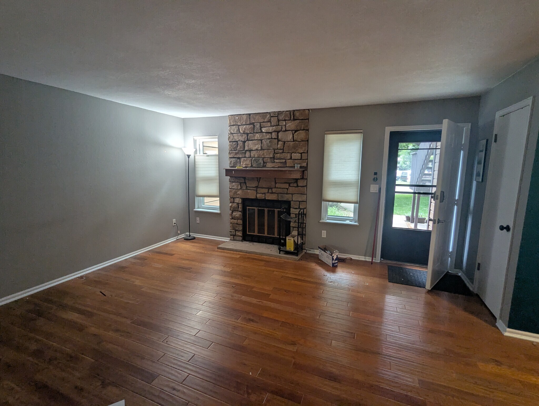 Building Photo - 6241 Willow Ln