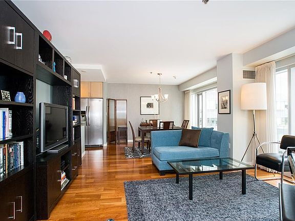 Building Photo - "Chic 1-Bedroom Urban Retreat with Granite...