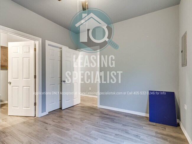 Building Photo - Central Norman 4 Bed 3 Bath House Ready fo...