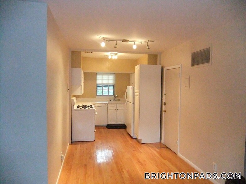 Building Photo - 47 Lake Shore Ct