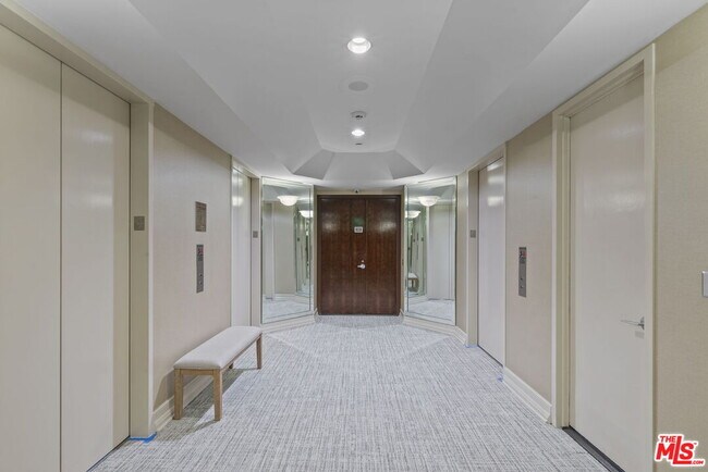 Building Photo - 10551 Wilshire Blvd