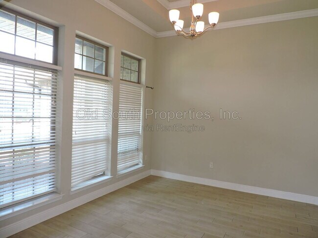 Building Photo - 4221 Essex Terrace Cir