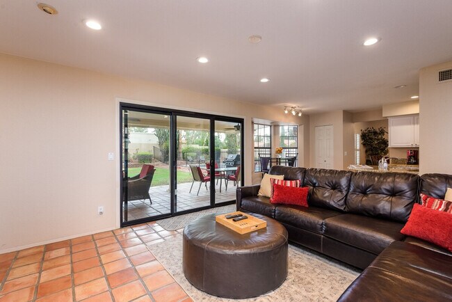 Building Photo - 16025 N 58th Pl