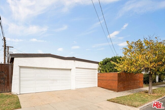 Building Photo - 6531 Arlington Ave