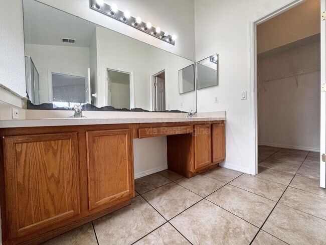 Building Photo - 4521 Declaration Dr