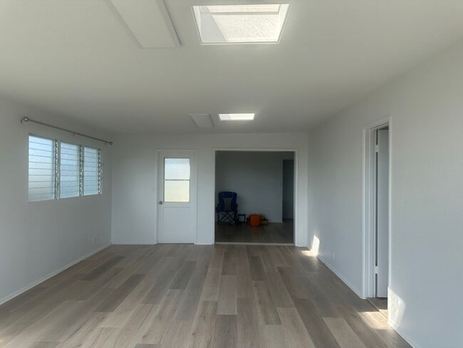 Building Photo - Renovated 4 bedroom 2 bath home in Pearl City