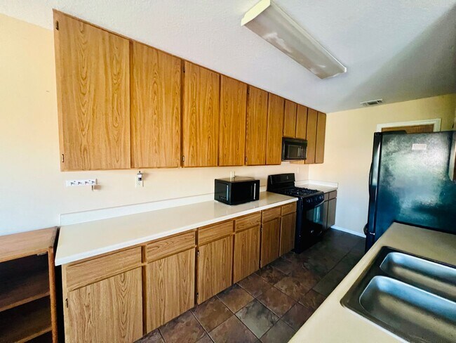 Building Photo - 2-bedroom, 2-bathroom home in a sought aft...