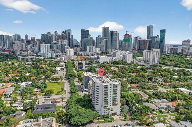 Building Photo - 2021 SW 3rd Ave