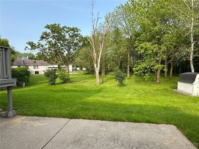 Building Photo - 6846 Crystalwood Dr
