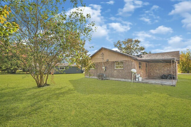 Building Photo - 3322 1st Ave S