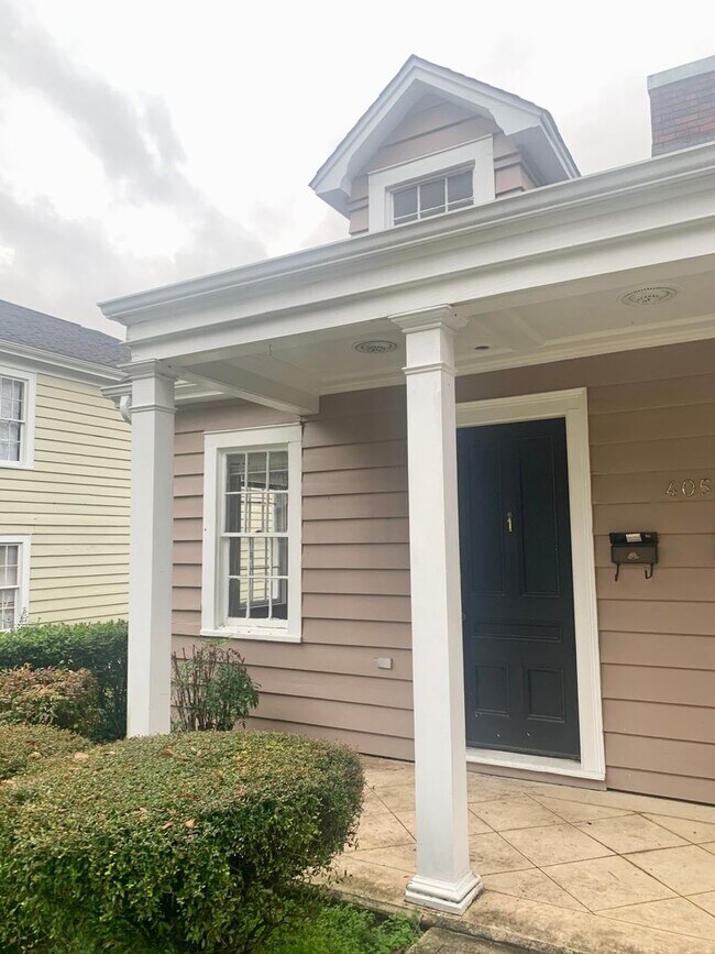 Building Photo - 405 N Madison St