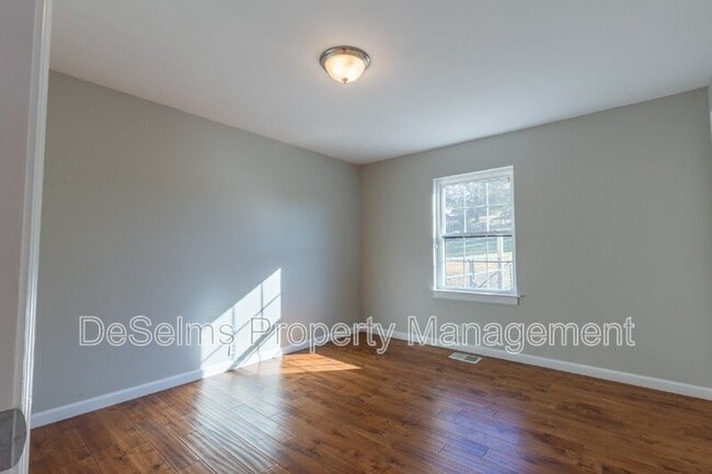 Building Photo - 4836 Bethesda-Duplex Rd