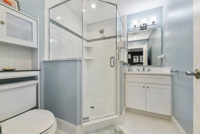 Building Photo - 224 M St