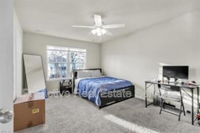 Building Photo - 223 N 7th St