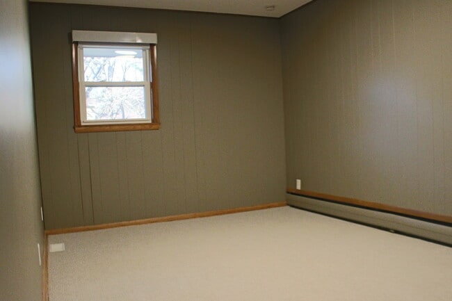 Building Photo - 7036 Willow Ln