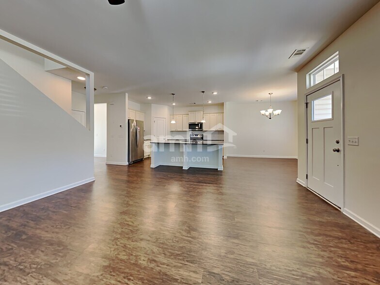 Building Photo - 13 Crabapple Cir