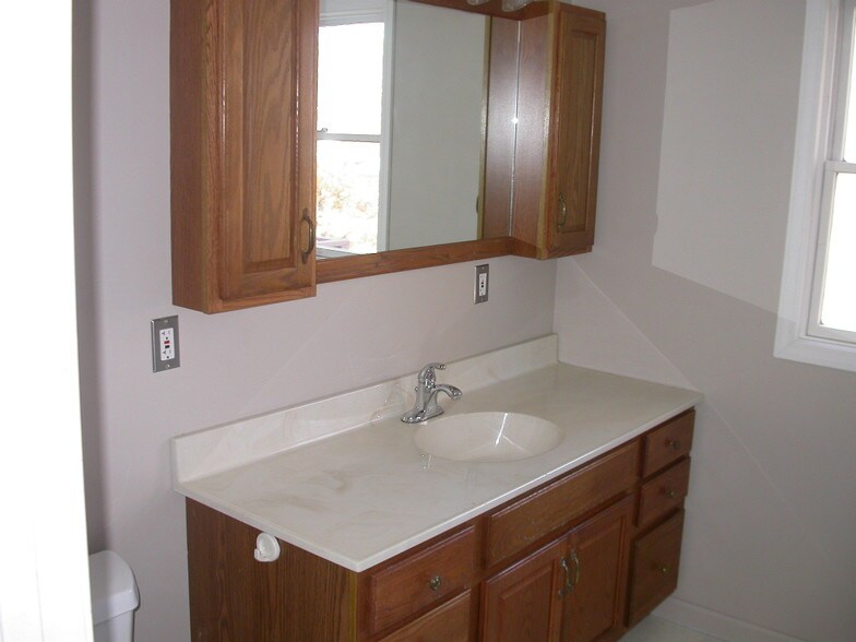 Building Photo - 5645 NY-5