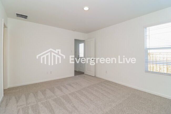 Building Photo - 200 Sycamore Pl