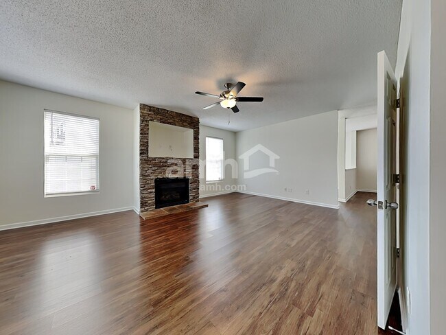 Building Photo - 5318 Ian Dr