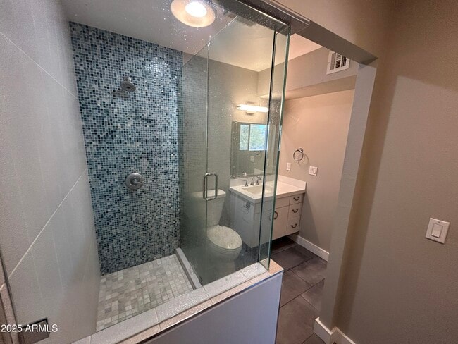 Building Photo - 2927 E Fairmount Ave